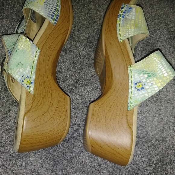 Dansko - size 6.5- shoes- sophie style - Picture 2 of 3